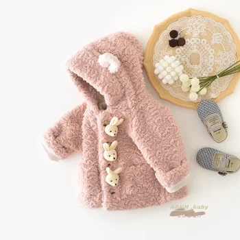 Зимата на топло розово сладко палто за малки момичета, блузи с качулка за новородени, уличен топ, бебешки дрехи за кукли със заек, детско палто утолщенное